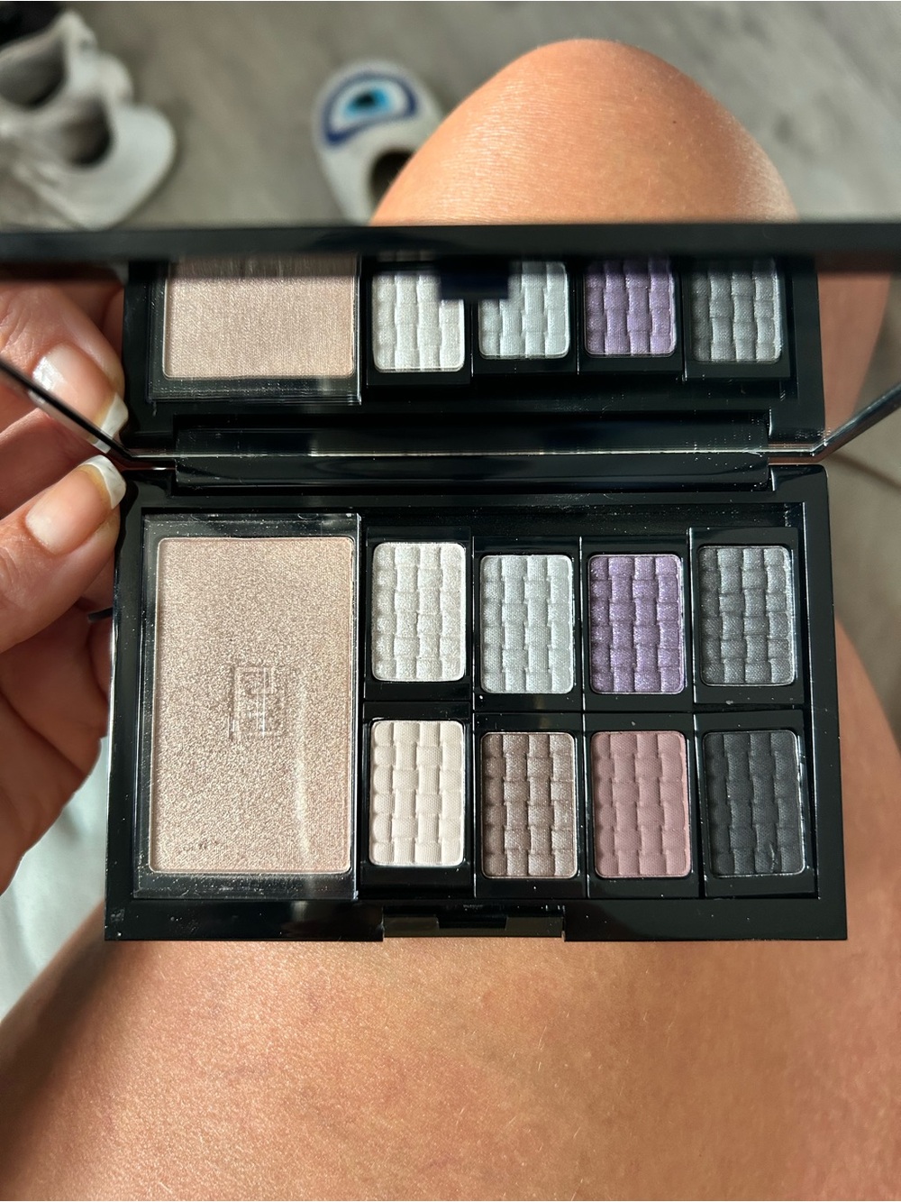 DOUCCE FREEMATIC EYESHADOW PRO PALETTE SMOKEY